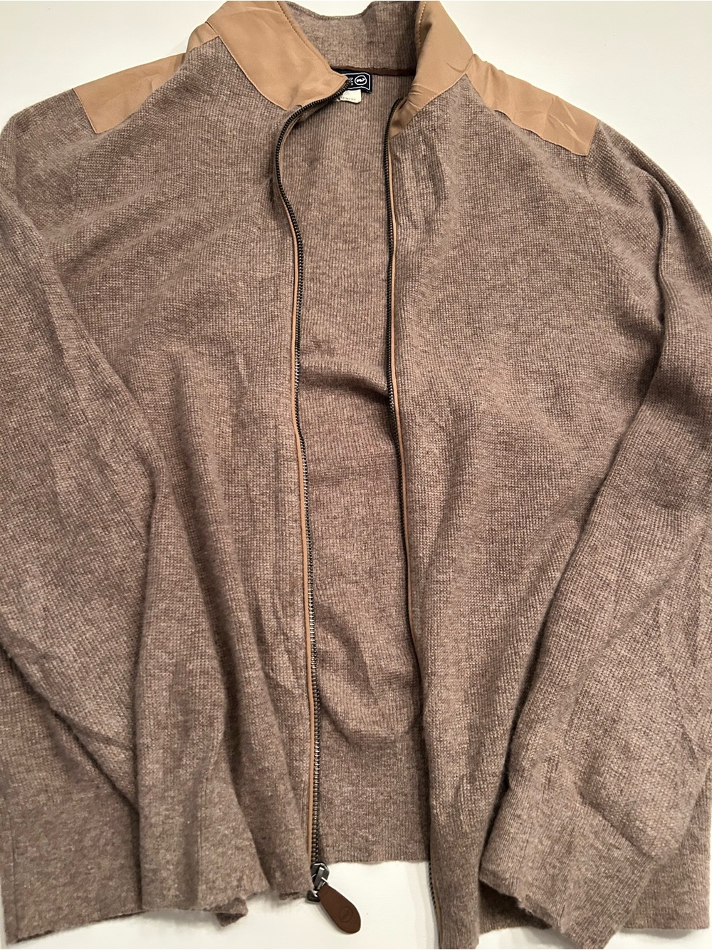 Cashmere Vineyard Vines Brown Full-Zip Sweater with Tan Shoulder Panels